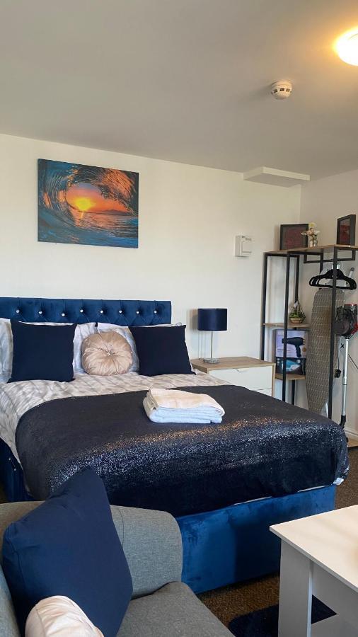 Ferienwohnung Bv Cosy Studio Eleven At Deighton Huddersfield Exterior foto