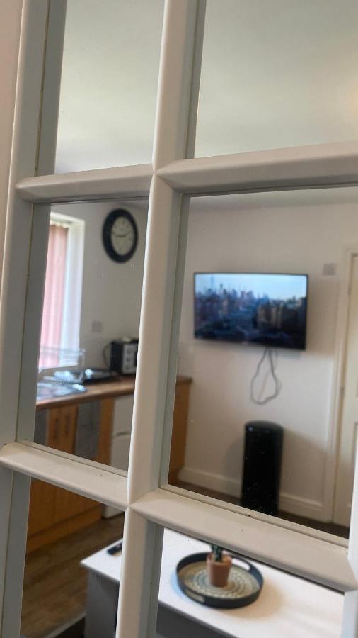Ferienwohnung Bv Cosy Studio Eleven At Deighton Huddersfield Exterior foto